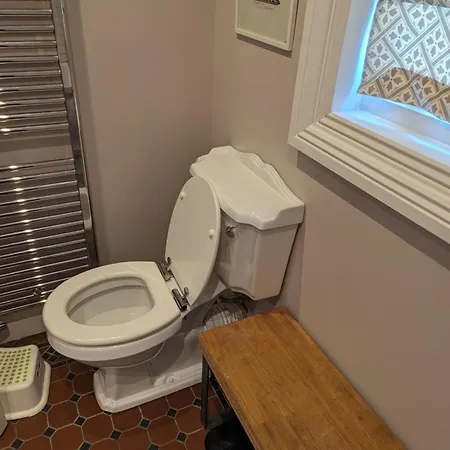 Victorian-chic 3bd Family Dublin!