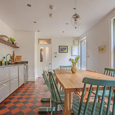 Victorian-chic 3bd Family Dublin! *