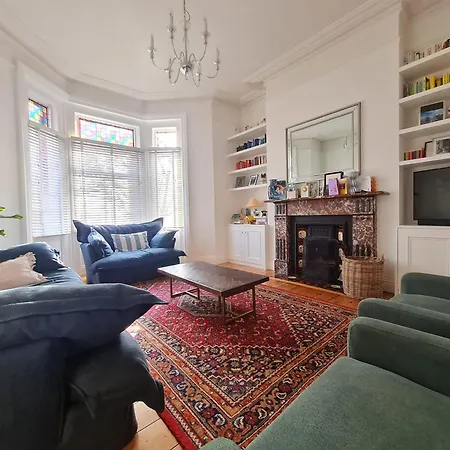 Victorian-chic 3bd Family Dublin!